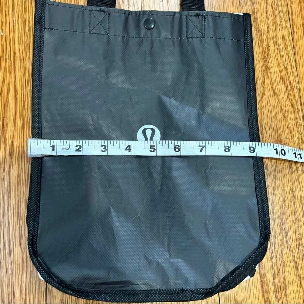 lululemon athletica Holiday Special Edition Small Reusable Tote Carryall Gym Bag